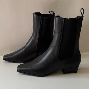 Madden Girl Women's Fionna Chelsea Ankle Boots Black Size 9 New with Tags